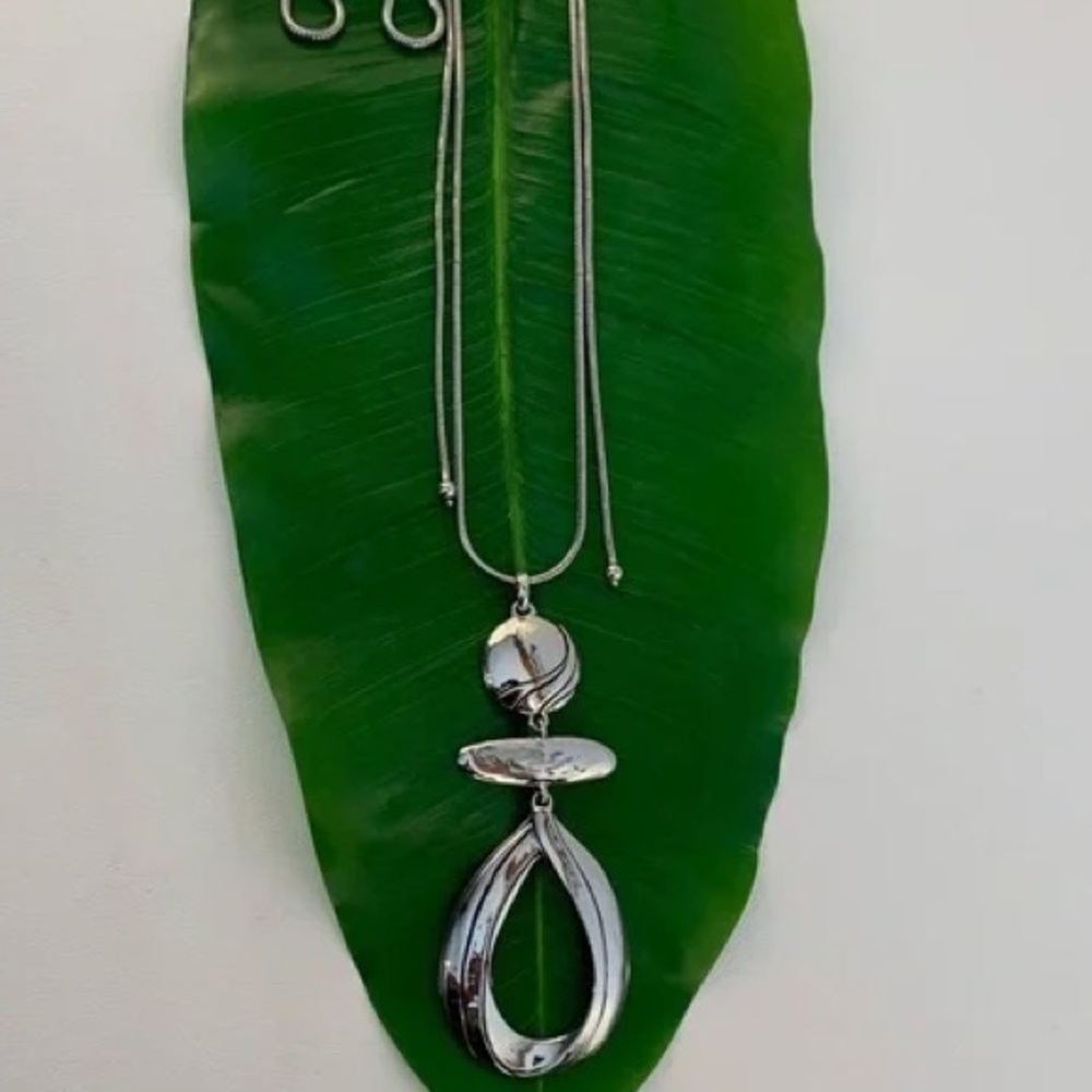 Silver Pendant Necklace